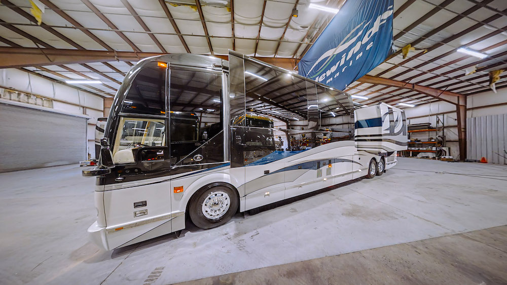 2010 Prevost Featherlite H3-45 For Sale