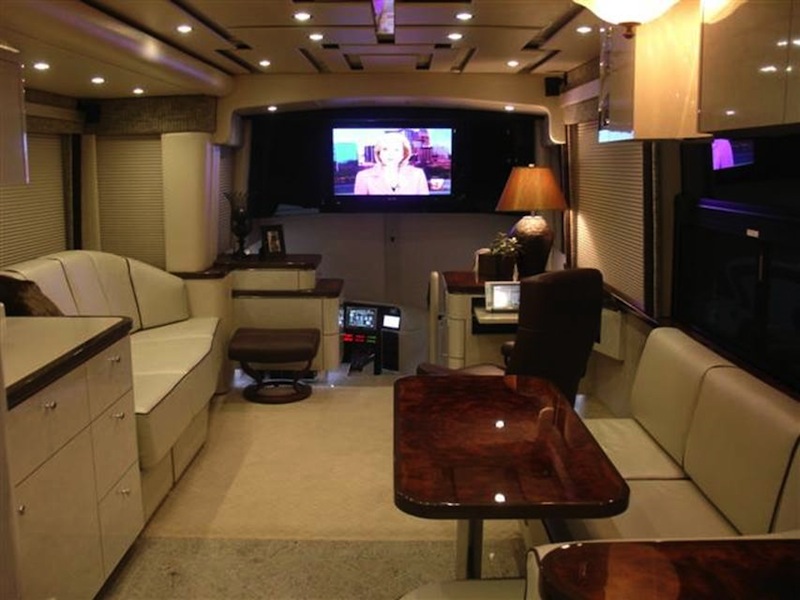 2010 Prevost Featherlite H3-45 For Sale