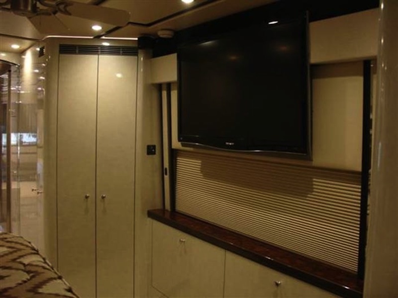 2010 Prevost Featherlite H3-45 For Sale