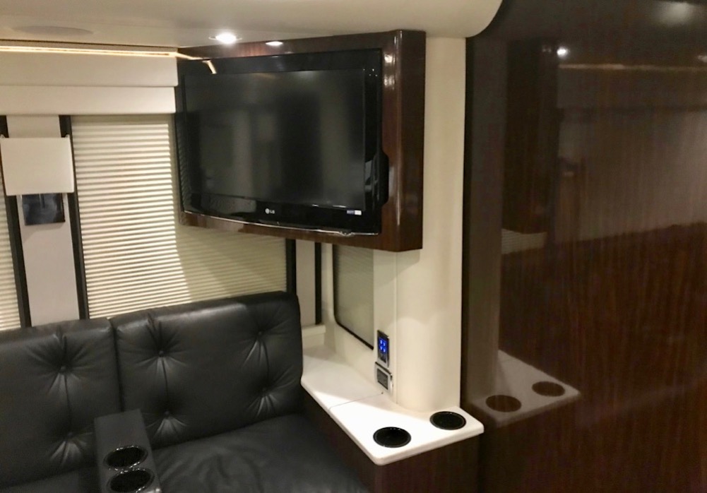 2010 Prevost Legacy H3-45 For Sale