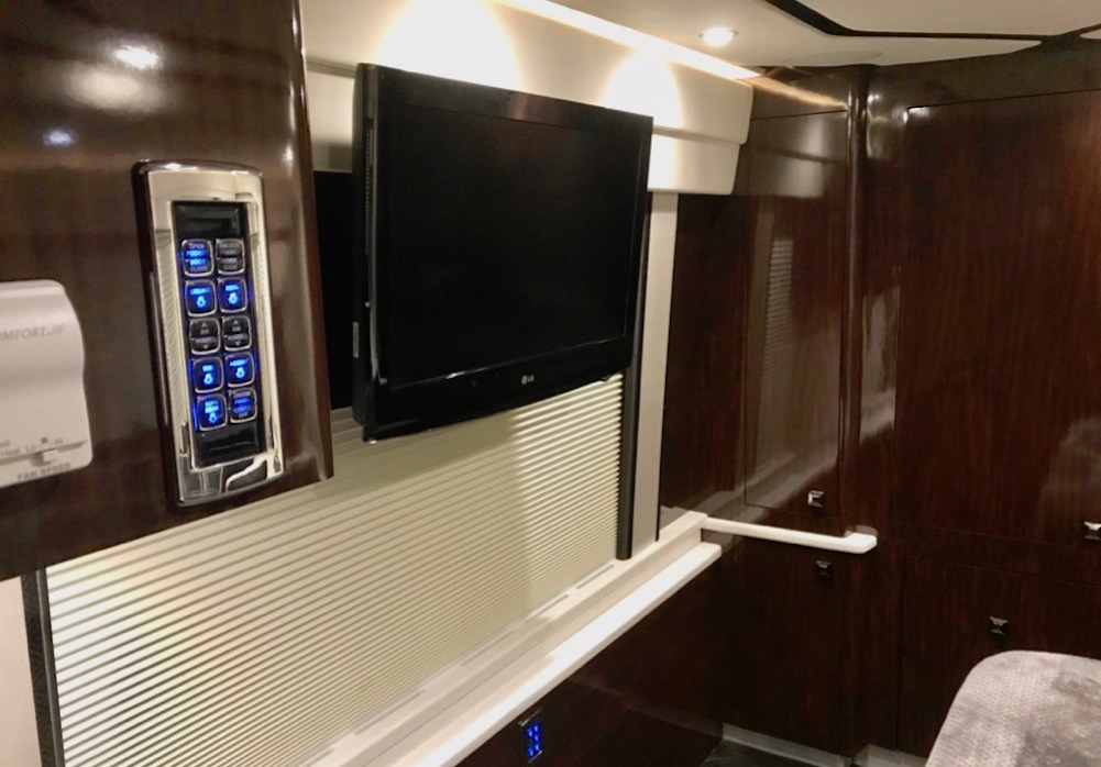 2010 Prevost Legacy H3-45 For Sale