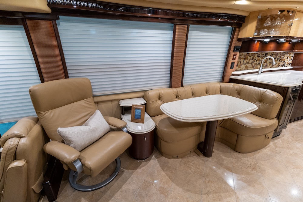 2010 Prevost Liberty H3-45 For Sale