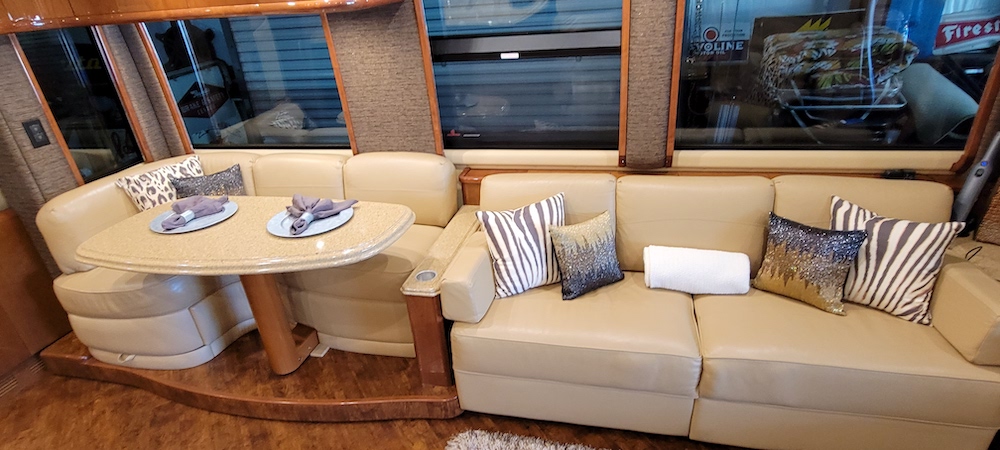 2010 Prevost Liberty XLII For Sale