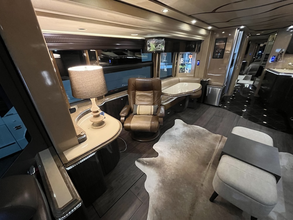 2010 Prevost Marathon  H3-45 For Sale