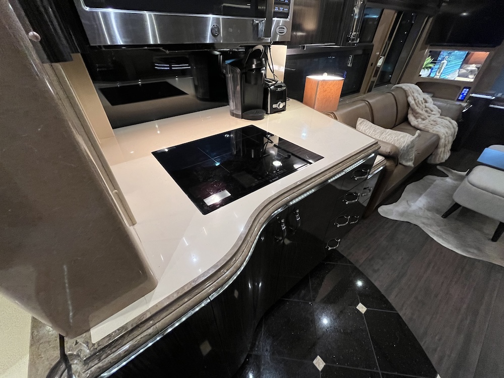 2010 Prevost Marathon  H3-45 For Sale