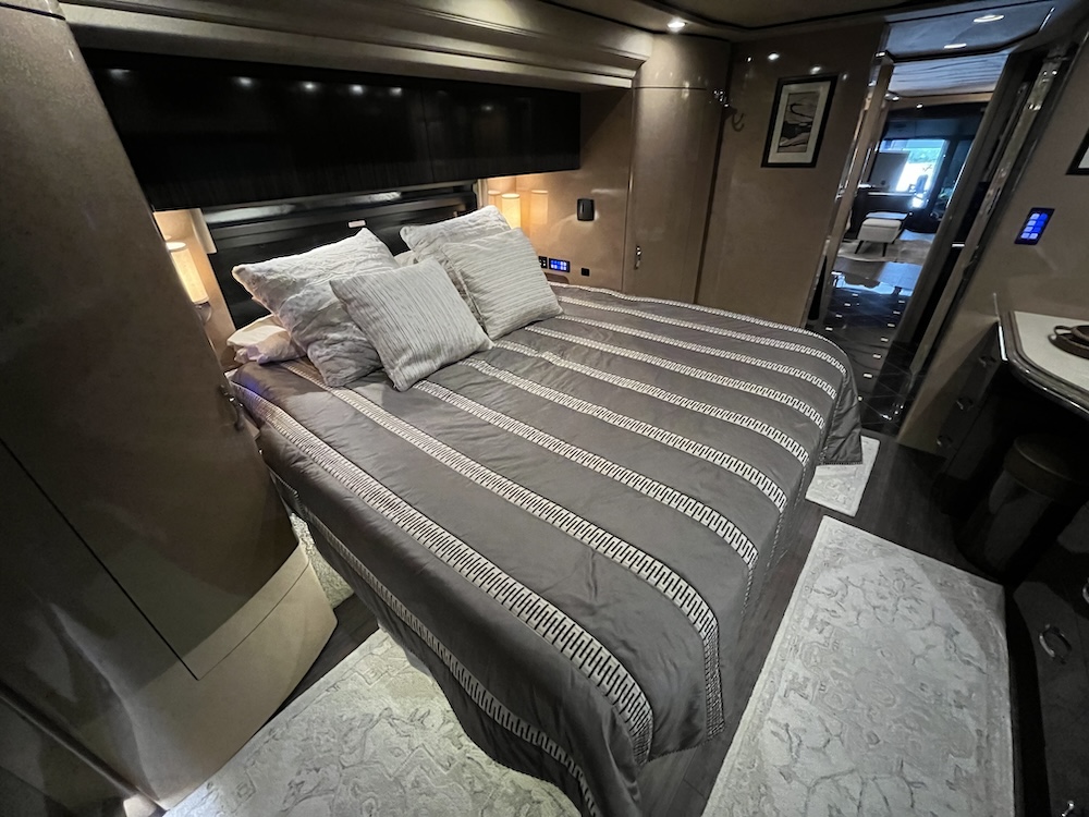 2010 Prevost Marathon  H3-45 For Sale
