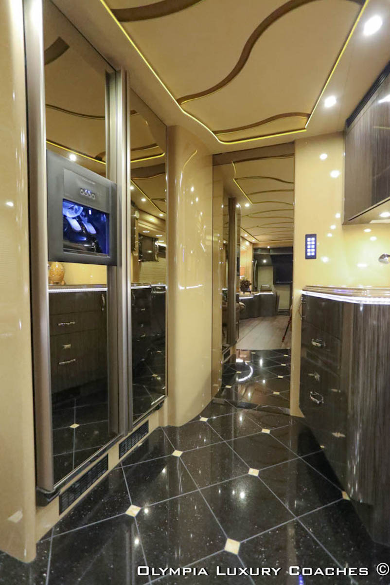 2010 Prevost Marathon H3-45 For Sale