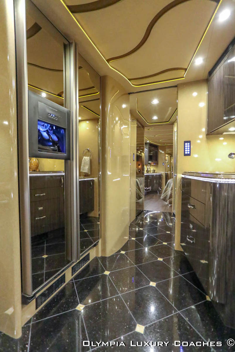 2010 Prevost Marathon H3-45 For Sale