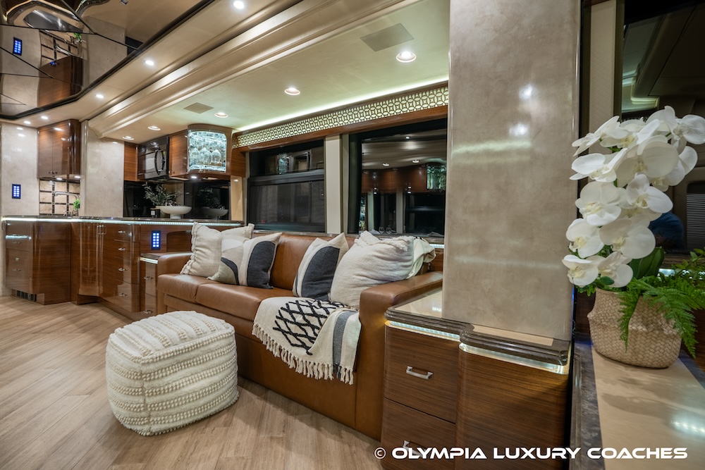 2010 Prevost Marathon XLII For Sale