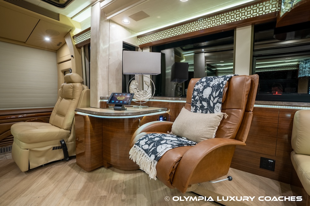 2010 Prevost Marathon XLII For Sale