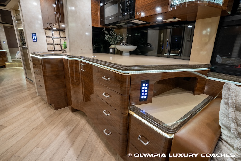 2010 Prevost Marathon XLII For Sale
