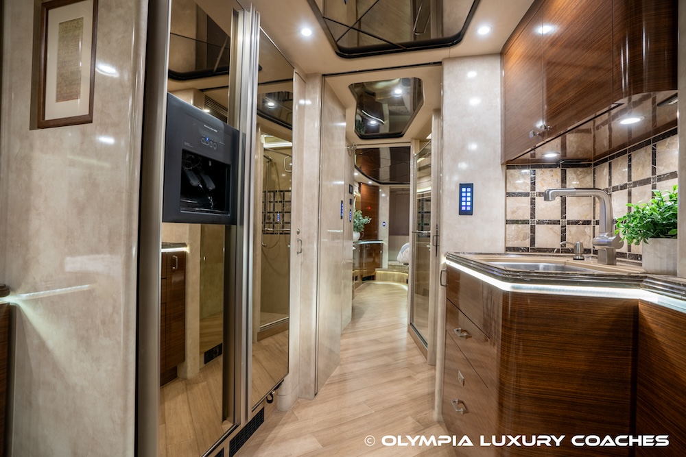 2010 Prevost Marathon XLII For Sale