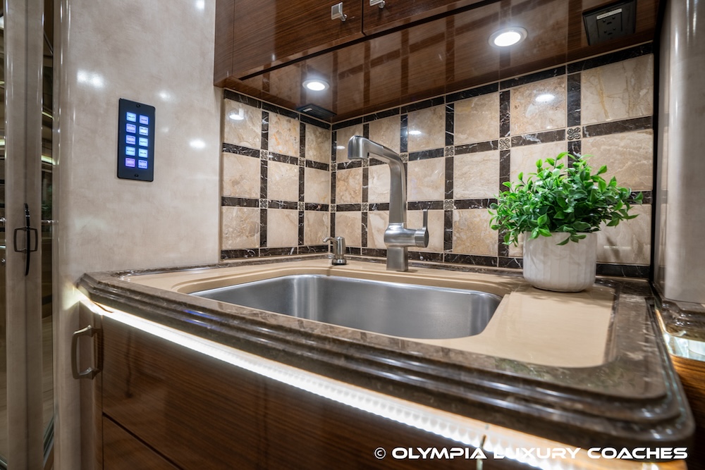 2010 Prevost Marathon XLII For Sale