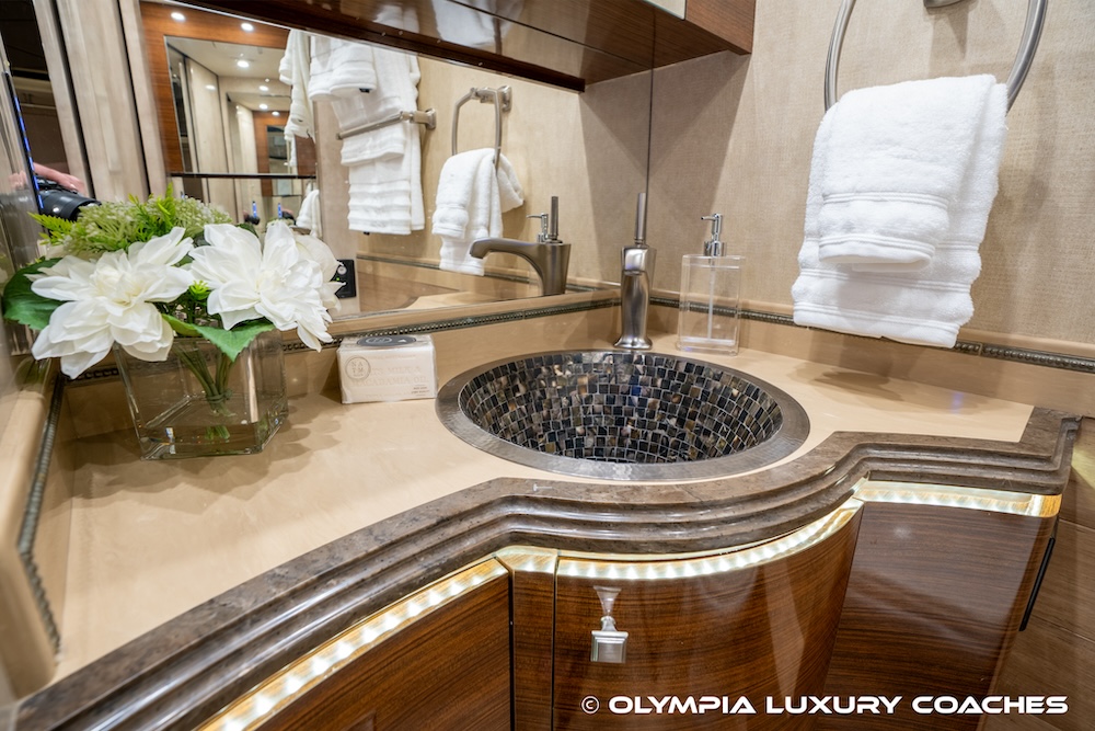 2010 Prevost Marathon XLII For Sale