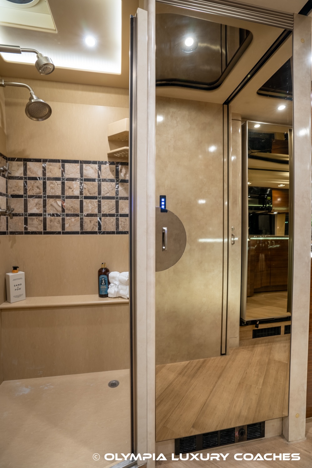 2010 Prevost Marathon XLII For Sale