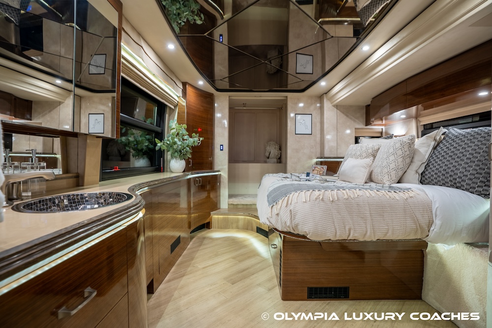 2010 Prevost Marathon XLII For Sale