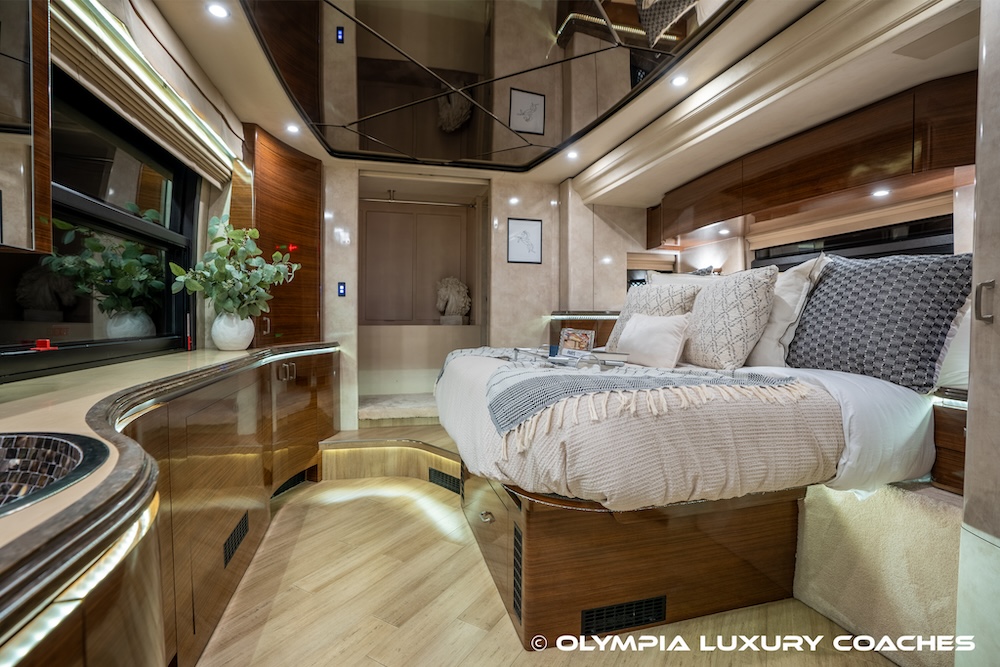 2010 Prevost Marathon XLII For Sale