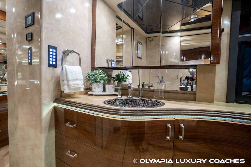 2010 Prevost Marathon XLII For Sale