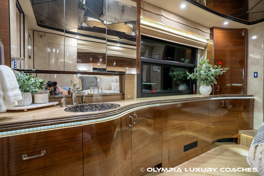 2010 Prevost Marathon XLII For Sale