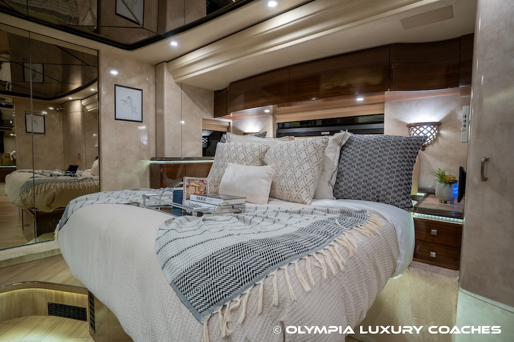 2010 Prevost Marathon XLII For Sale
