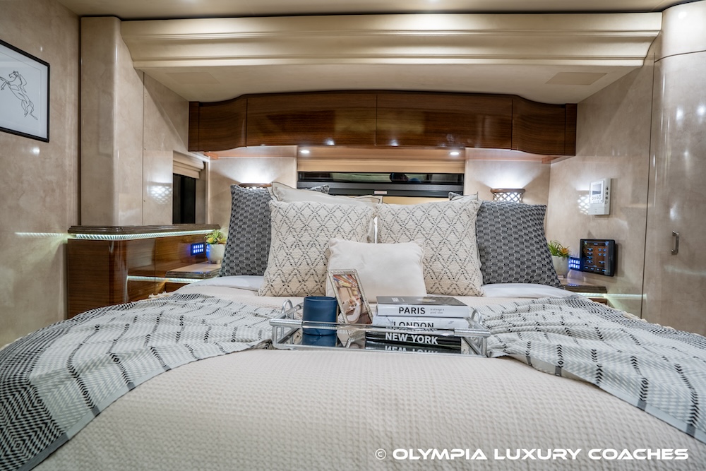 2010 Prevost Marathon XLII For Sale