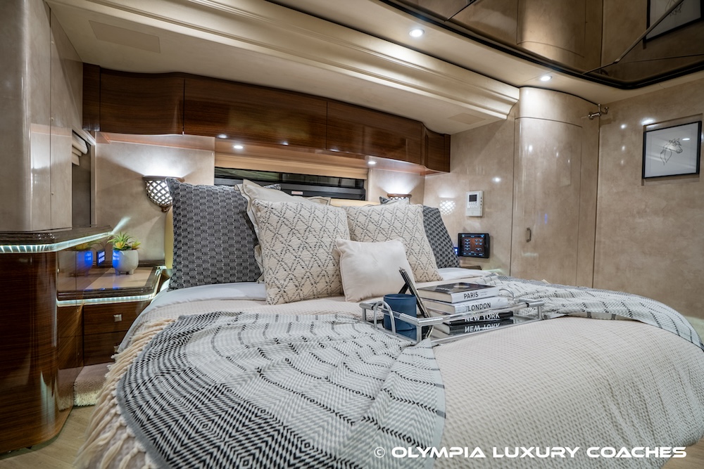 2010 Prevost Marathon XLII For Sale