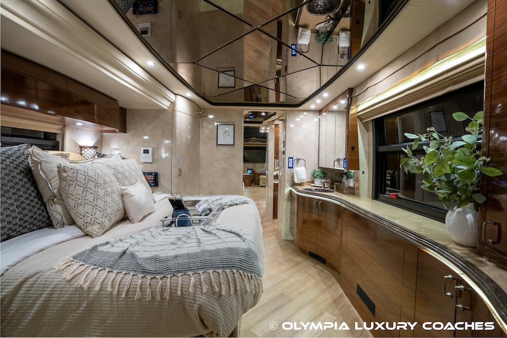 2010 Prevost Marathon XLII For Sale
