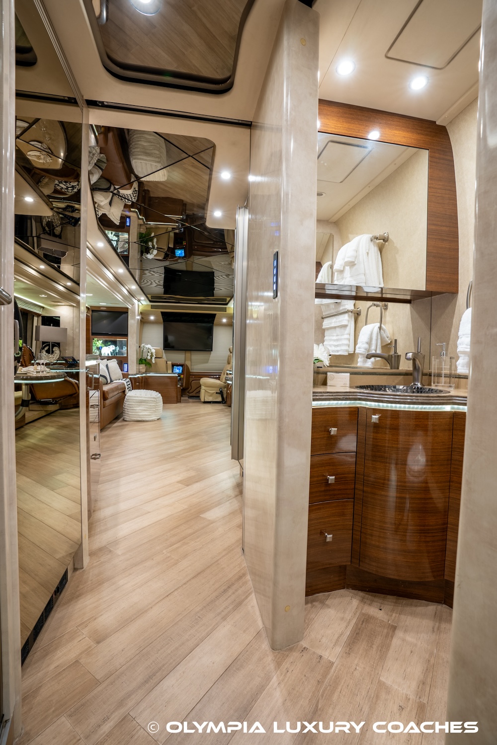 2010 Prevost Marathon XLII For Sale