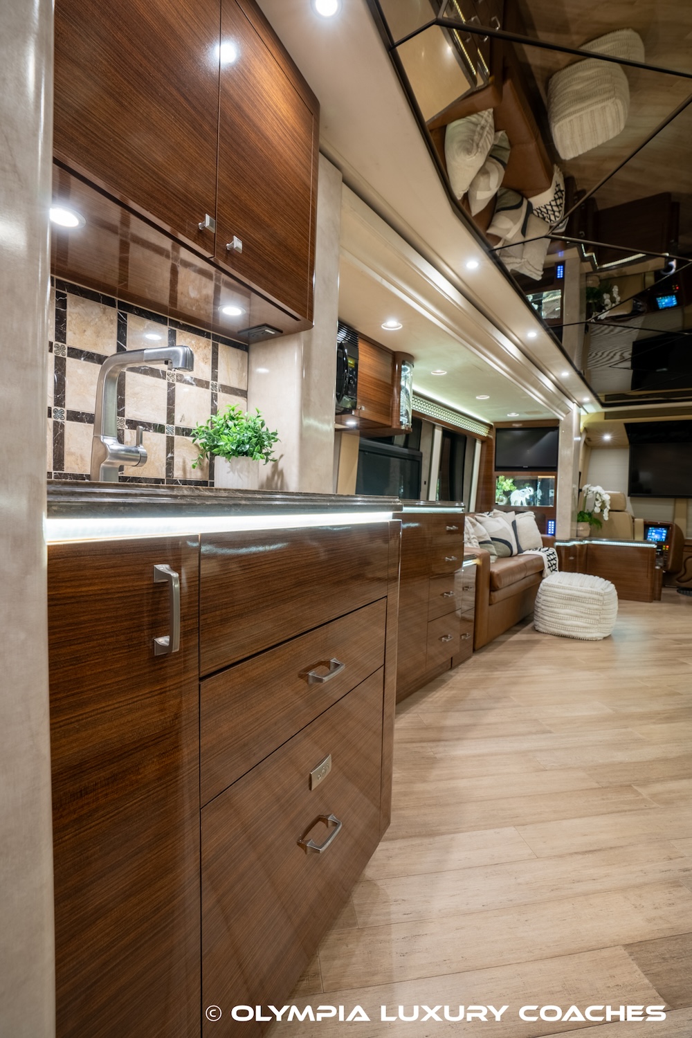 2010 Prevost Marathon XLII For Sale