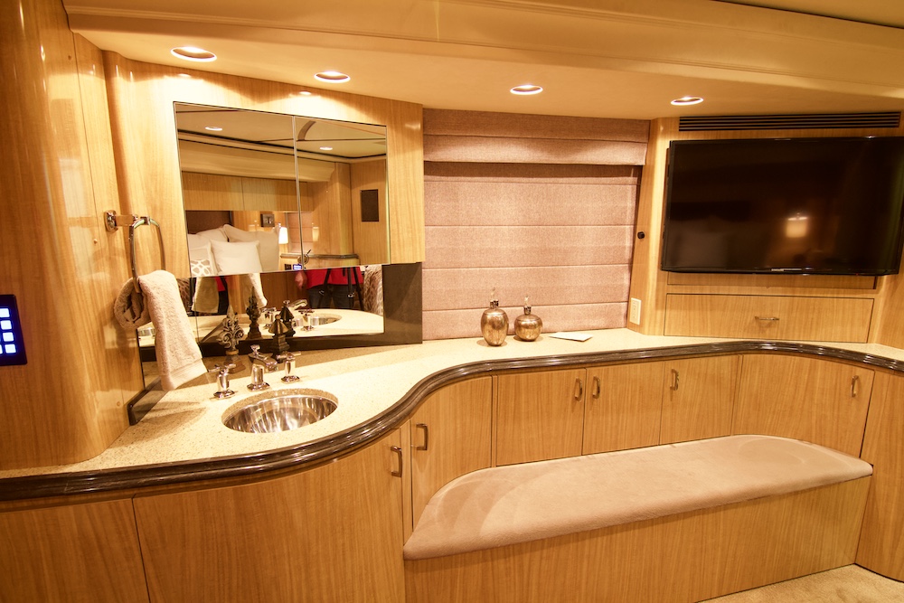 2010 Prevost Marathon XLII For Sale