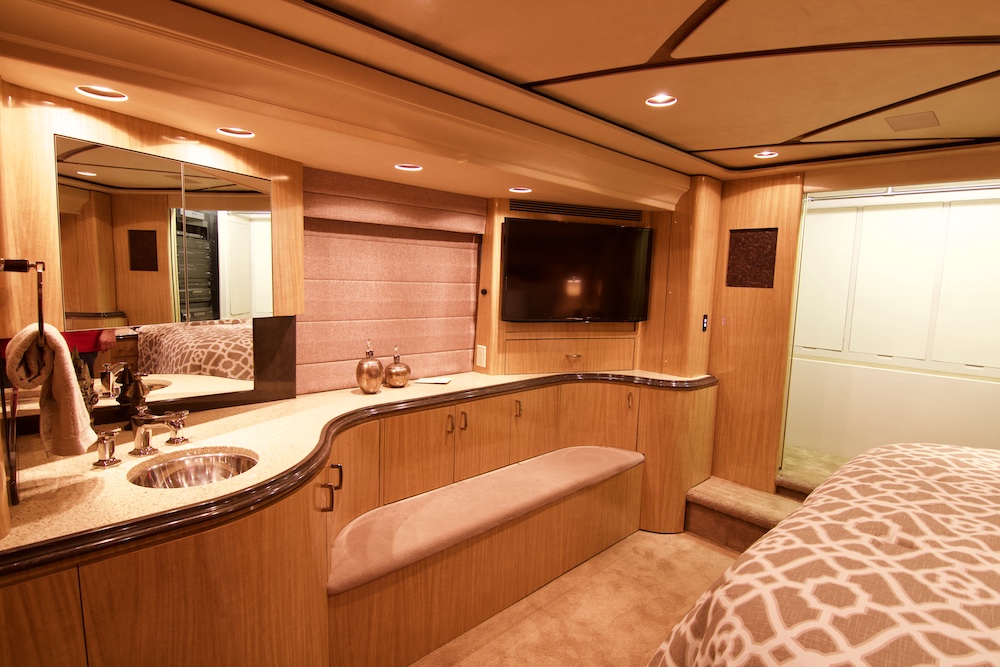 2010 Prevost Marathon XLII For Sale