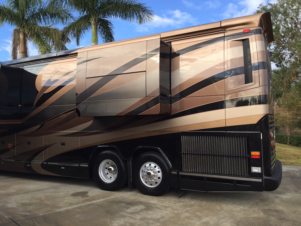 2010 Prevost Millennium H3-45 For Sale