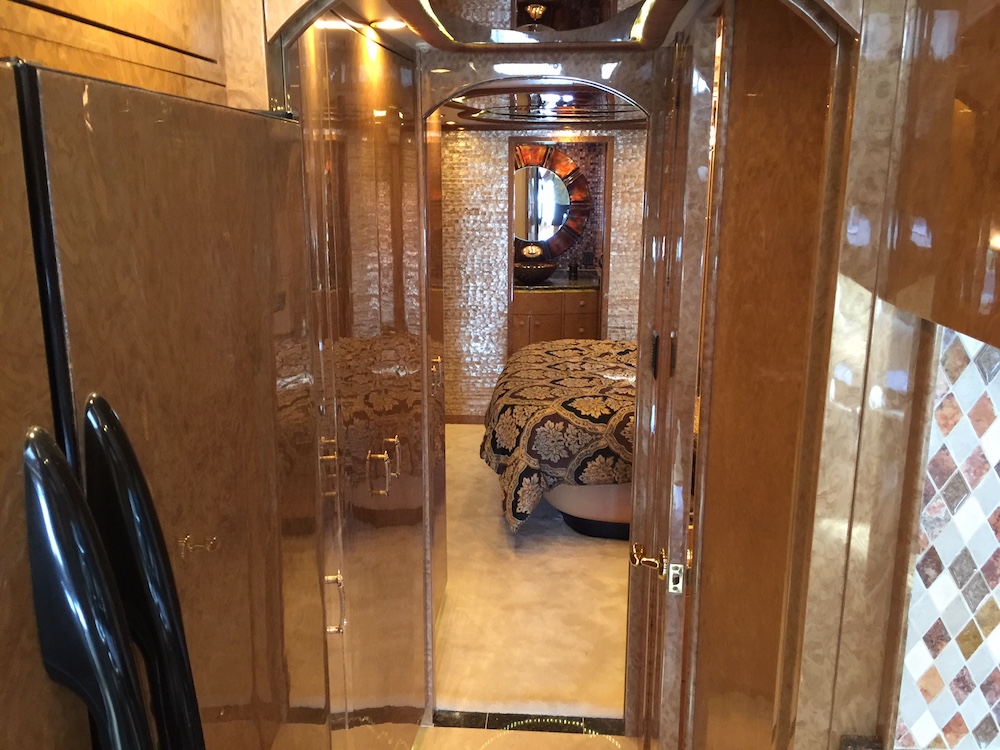 2010 Prevost Millennium H3-45 For Sale