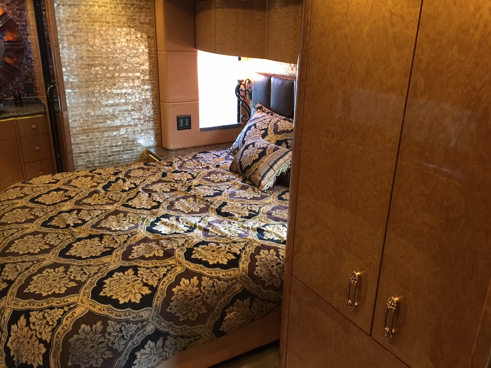 2010 Prevost Millennium H3-45 For Sale