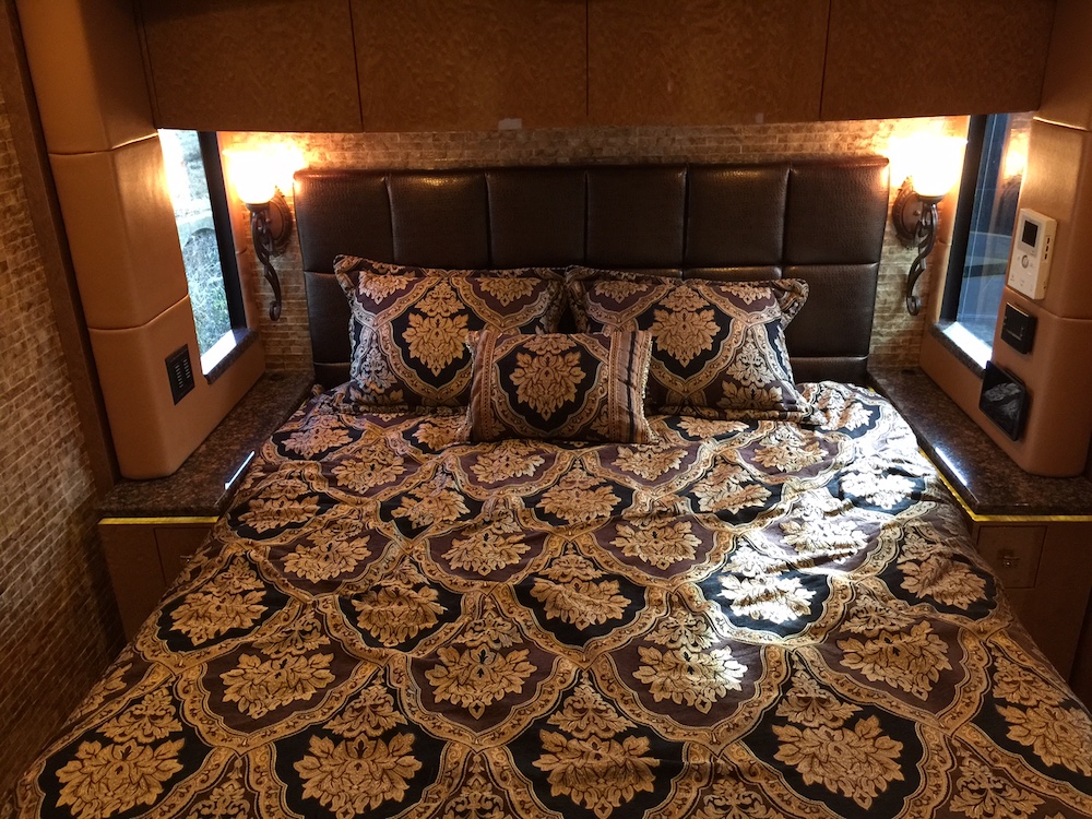 2010 Prevost Millennium H3-45 For Sale