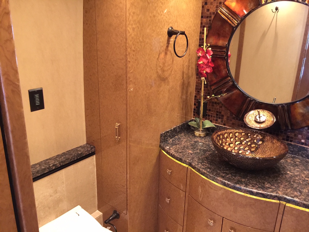 2010 Prevost Millennium H3-45 For Sale