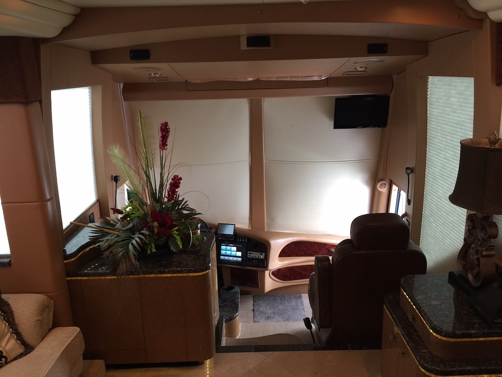 2010 Prevost Millennium H3-45 For Sale