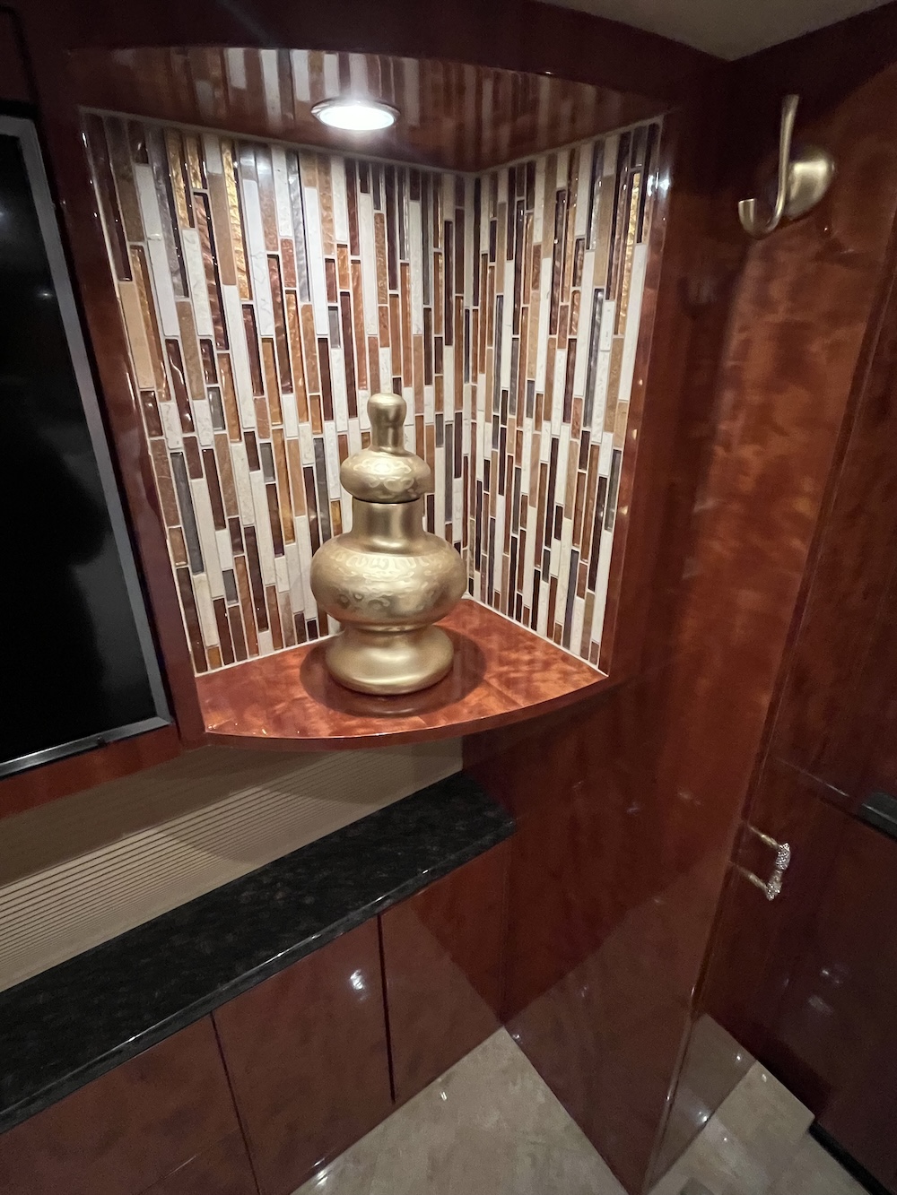 2010 Prevost Millennium H3-45 For Sale