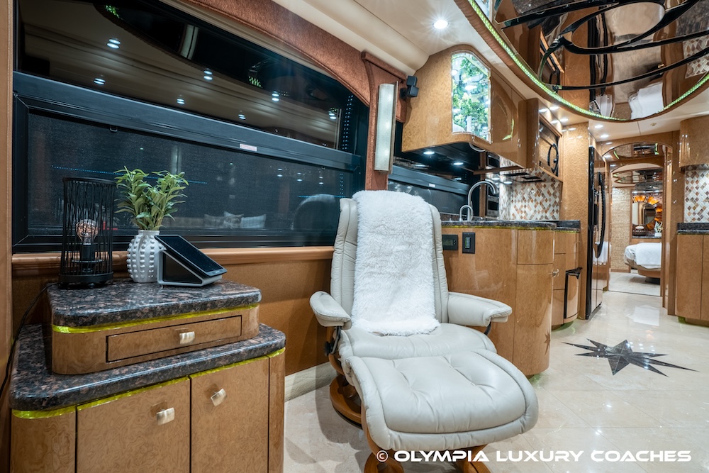 2010 Prevost Millennium H3-45 For Sale