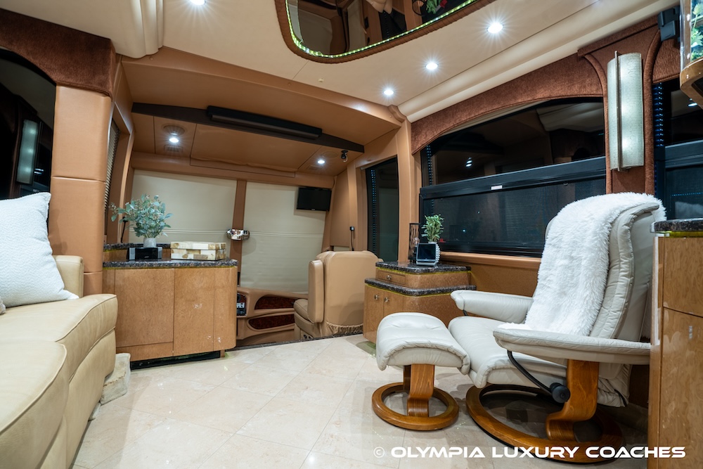 2010 Prevost Millennium H3-45 For Sale