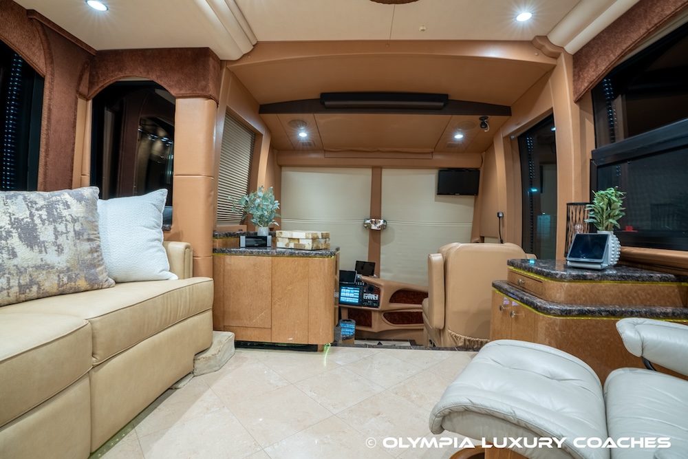 2010 Prevost Millennium H3-45 For Sale