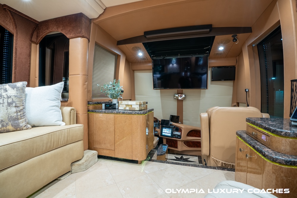 2010 Prevost Millennium H3-45 For Sale