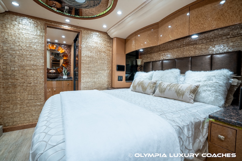 2010 Prevost Millennium H3-45 For Sale