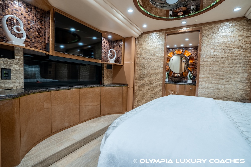 2010 Prevost Millennium H3-45 For Sale