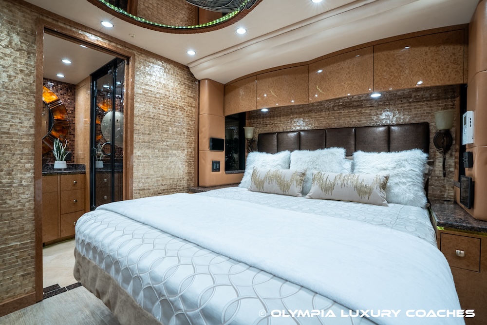 2010 Prevost Millennium H3-45 For Sale
