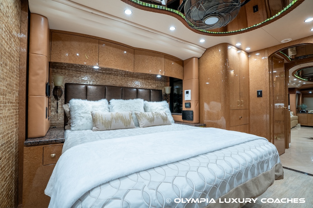 2010 Prevost Millennium H3-45 For Sale
