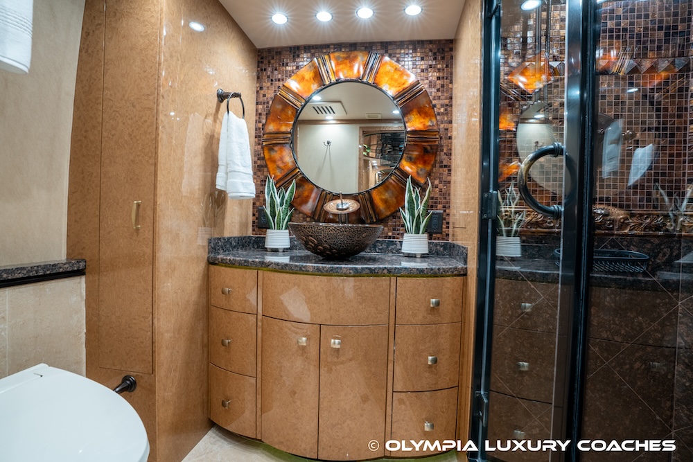 2010 Prevost Millennium H3-45 For Sale