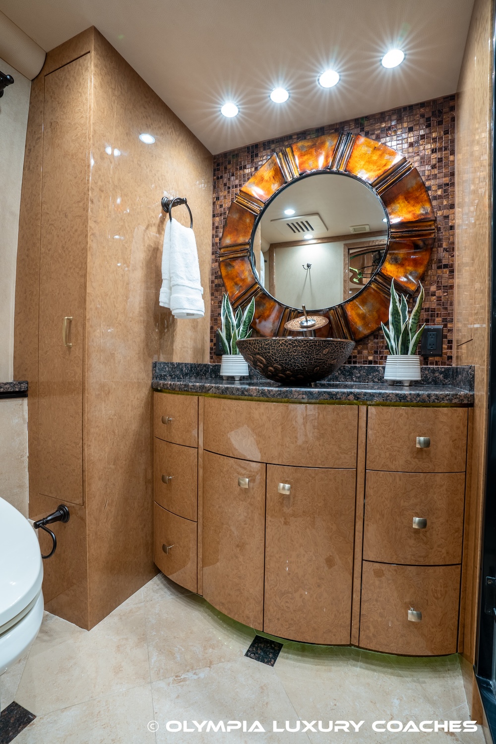 2010 Prevost Millennium H3-45 For Sale