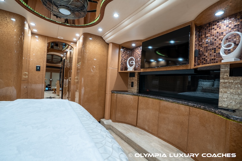2010 Prevost Millennium H3-45 For Sale
