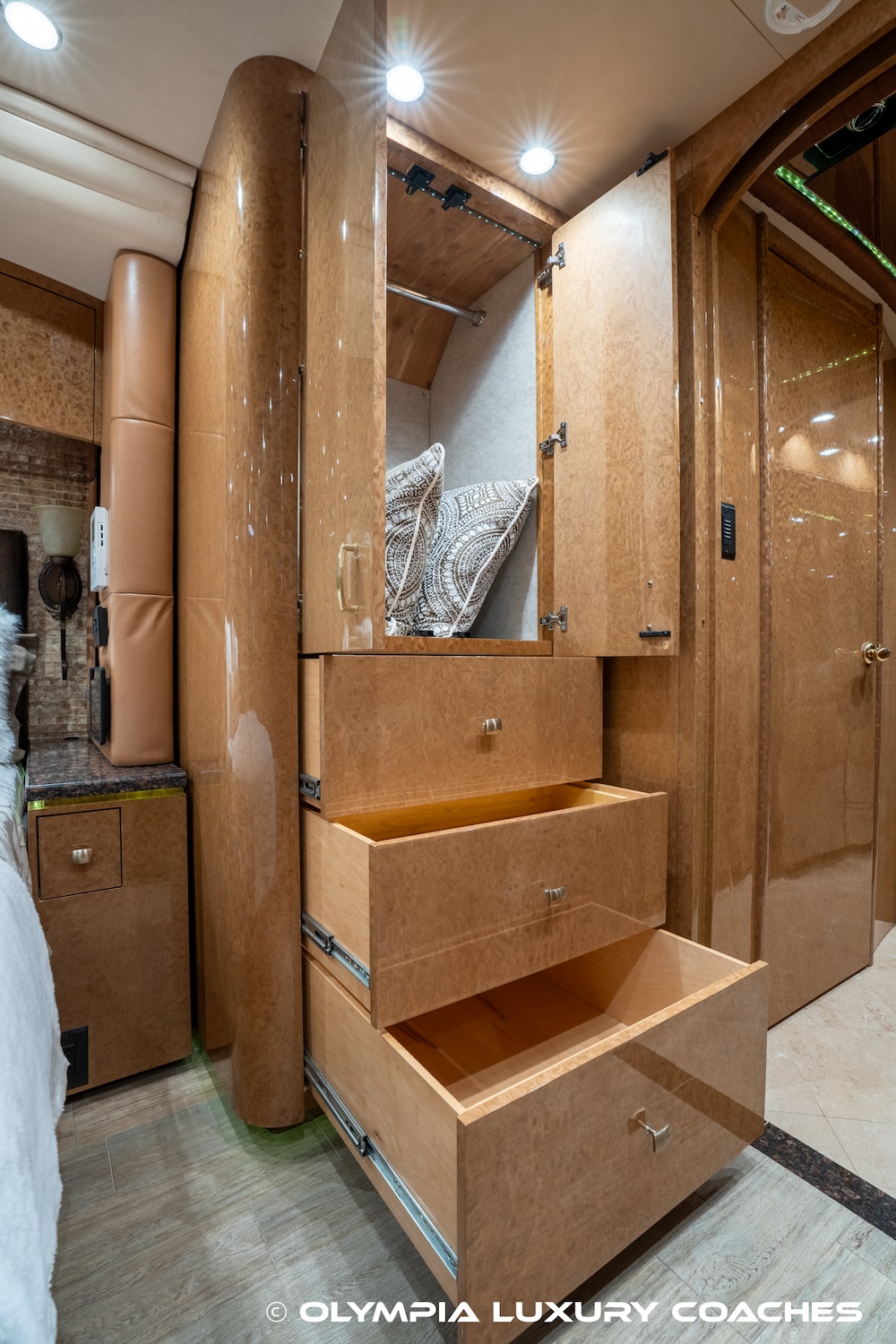 2010 Prevost Millennium H3-45 For Sale
